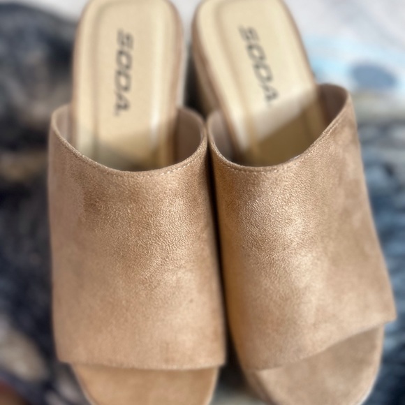 Never worn .. super cute just to big for me ! They - Picture 3 of 3